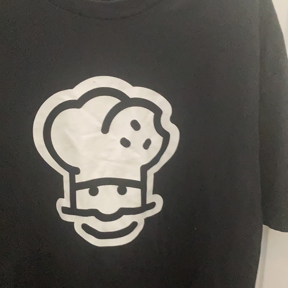 FINAL MARKDOWN Next level tee medium - Picture 2 of 4